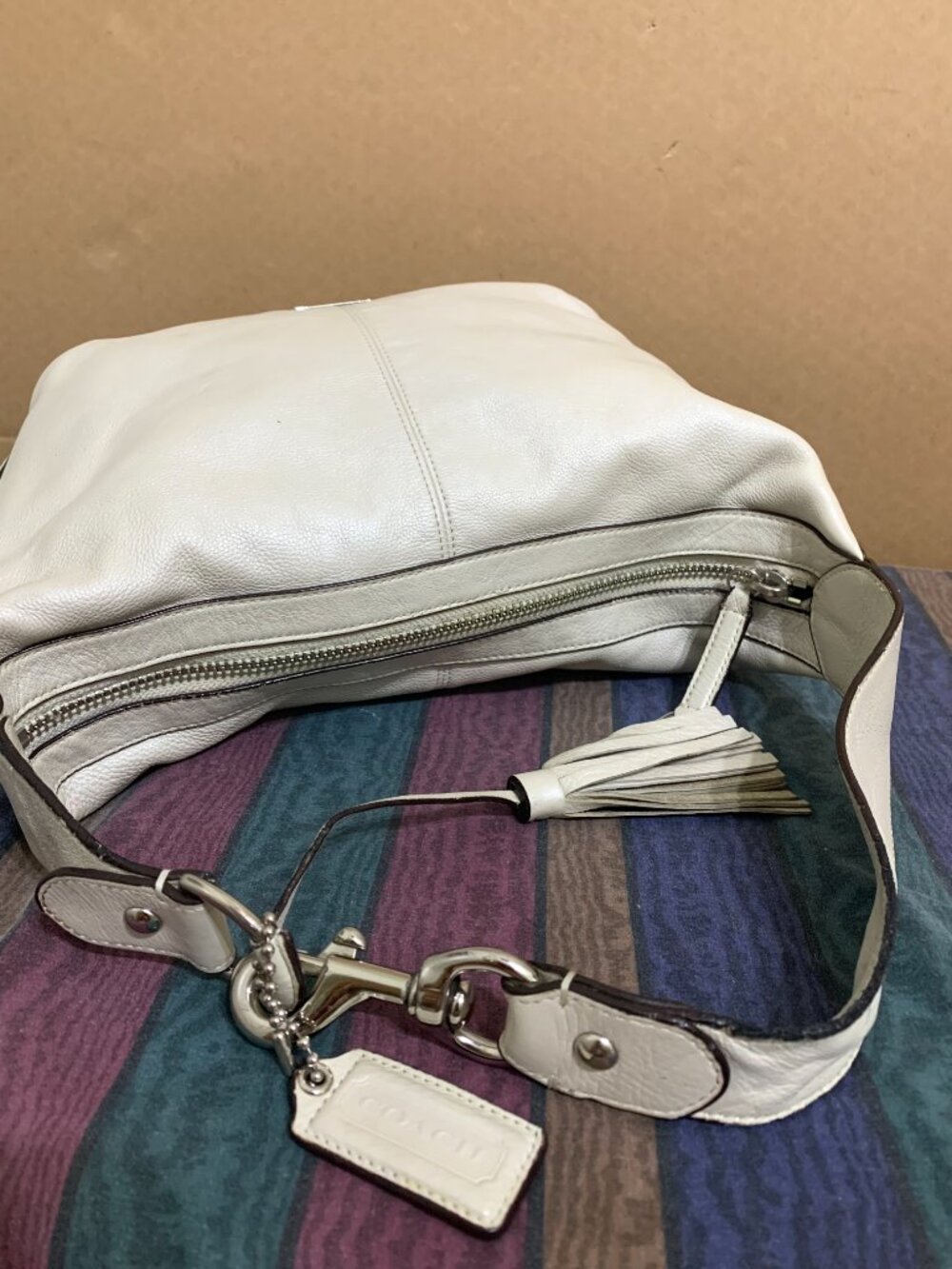 COACH White Pearlized Pebbled Leather AVERY Hobo F23960 - Picture 11 of 15